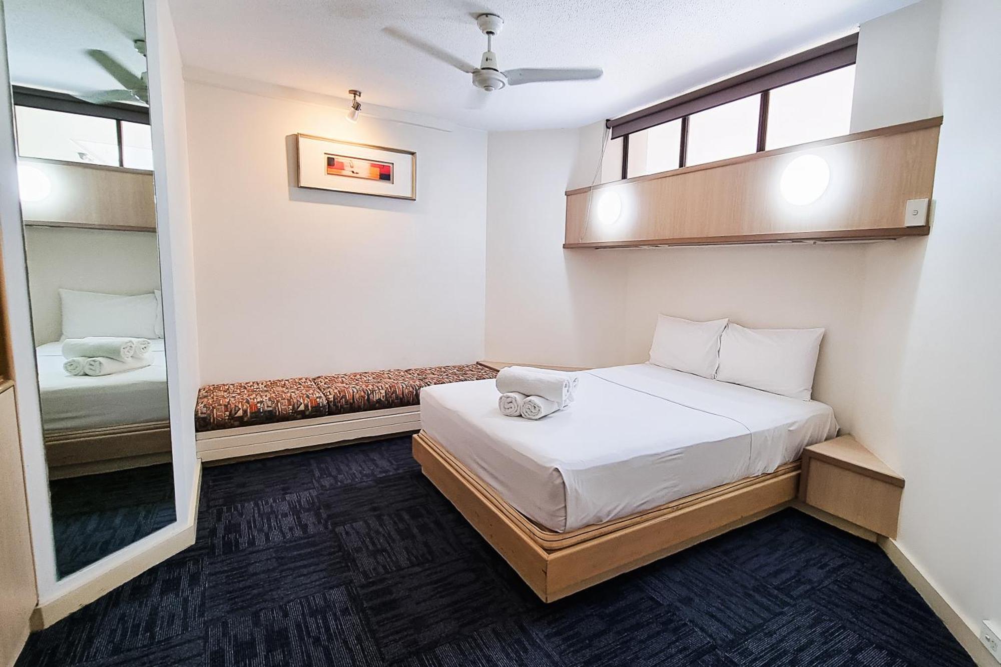 Tiki Hotel Apartments Surfers Paradise Голд-Кост Екстер'єр фото