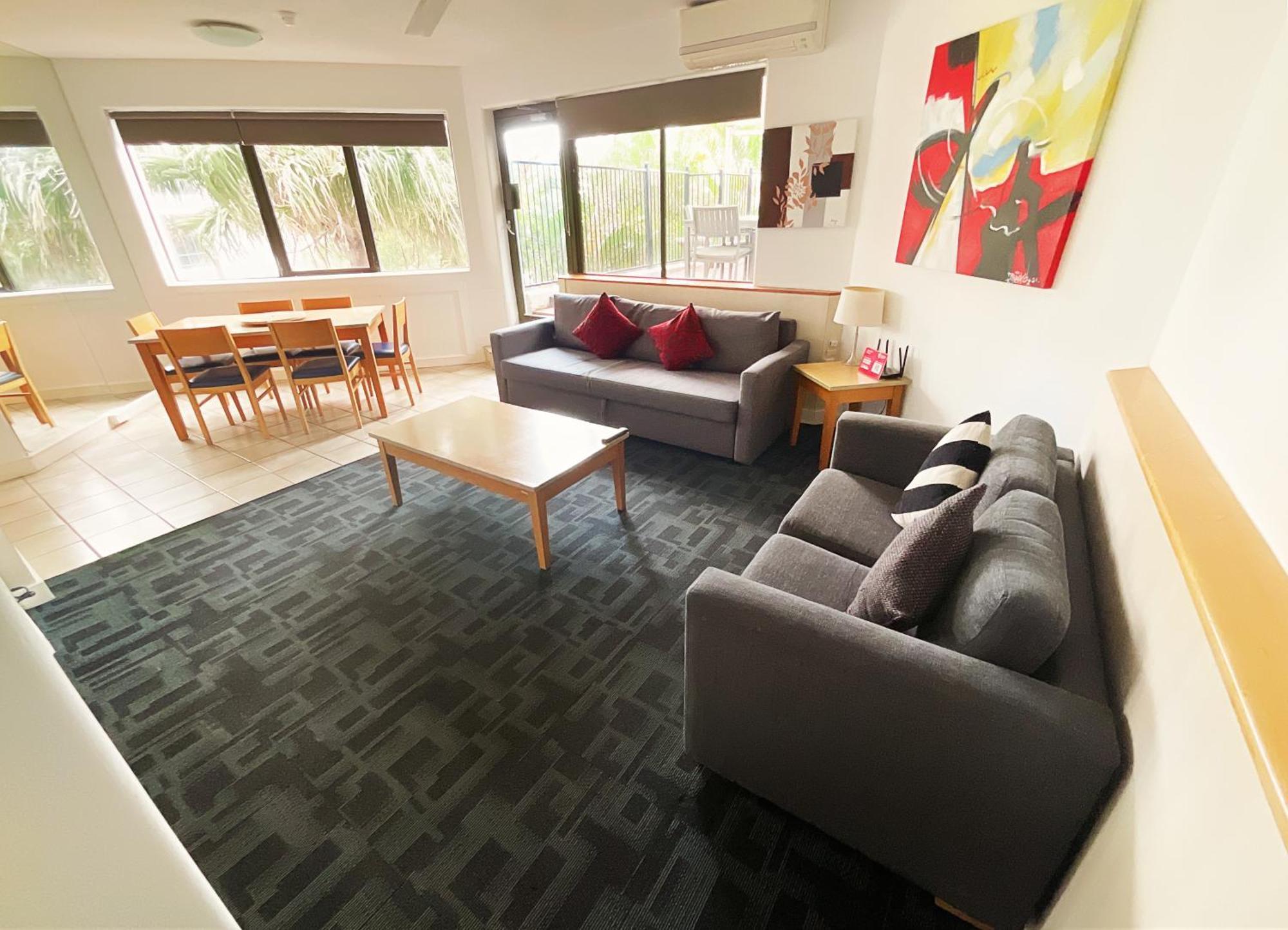 Tiki Hotel Apartments Surfers Paradise Голд-Кост Екстер'єр фото