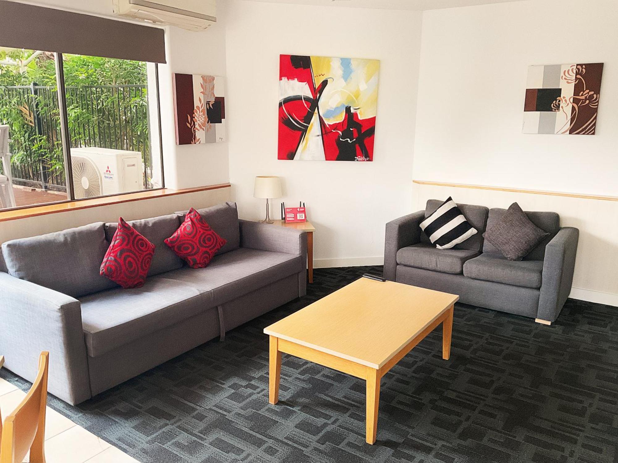 Tiki Hotel Apartments Surfers Paradise Голд-Кост Екстер'єр фото