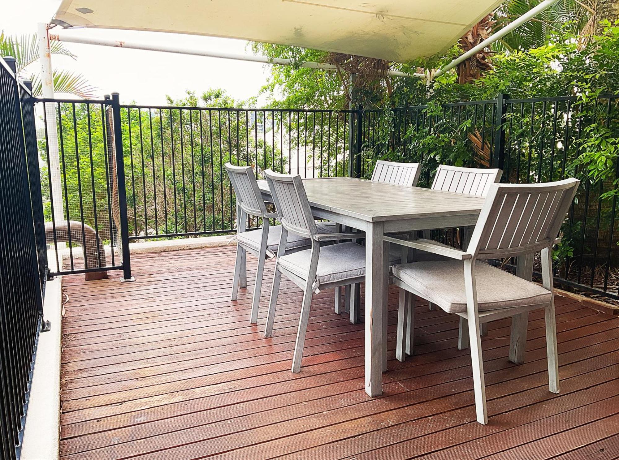 Tiki Hotel Apartments Surfers Paradise Голд-Кост Екстер'єр фото