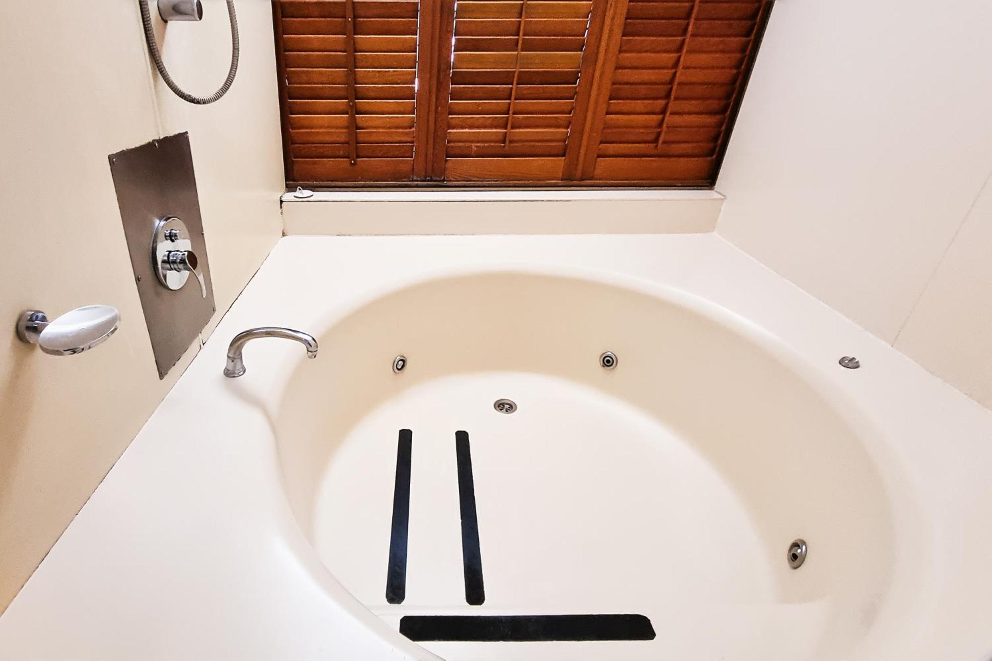 Tiki Hotel Apartments Surfers Paradise Голд-Кост Екстер'єр фото
