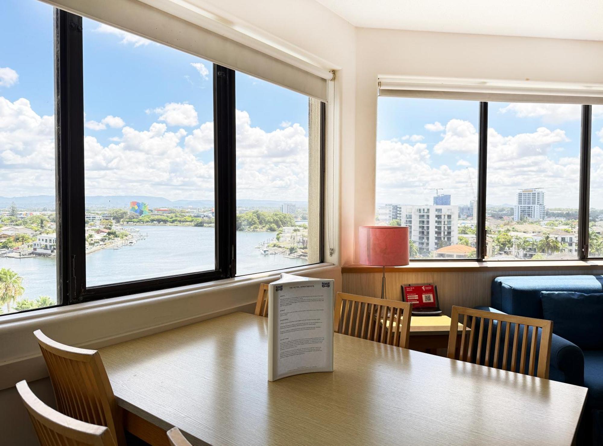 Tiki Hotel Apartments Surfers Paradise Голд-Кост Екстер'єр фото