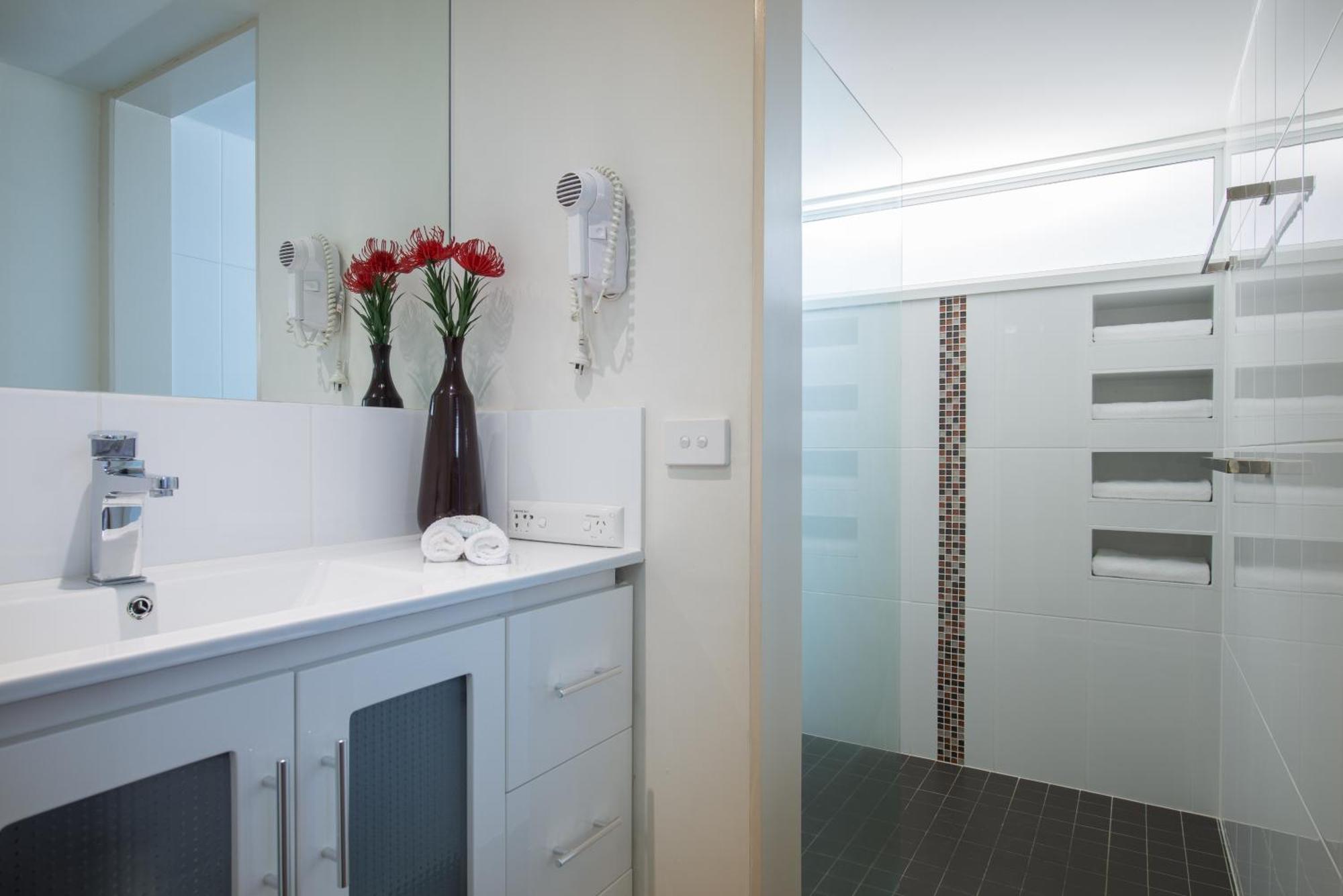 Tiki Hotel Apartments Surfers Paradise Голд-Кост Екстер'єр фото