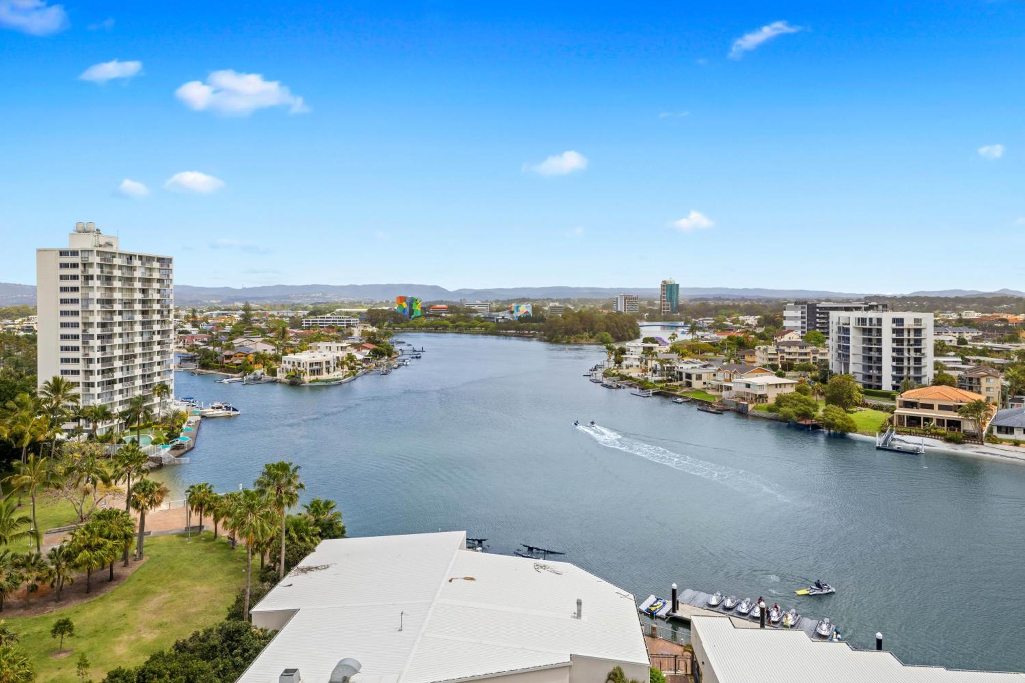 Tiki Hotel Apartments Surfers Paradise Голд-Кост Екстер'єр фото