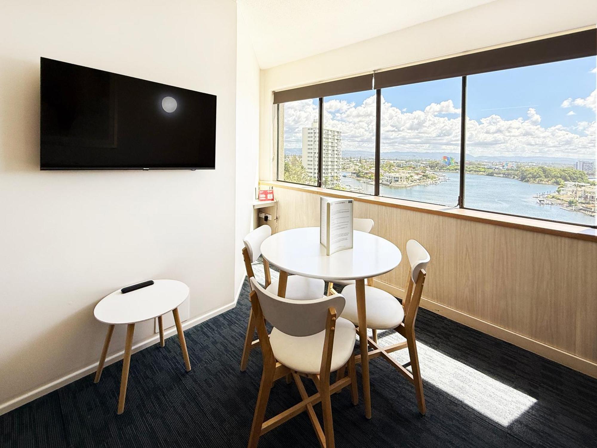 Tiki Hotel Apartments Surfers Paradise Голд-Кост Екстер'єр фото