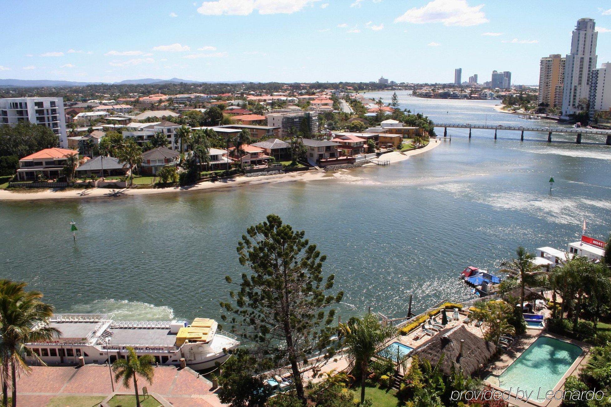 Tiki Hotel Apartments Surfers Paradise Голд-Кост Екстер'єр фото