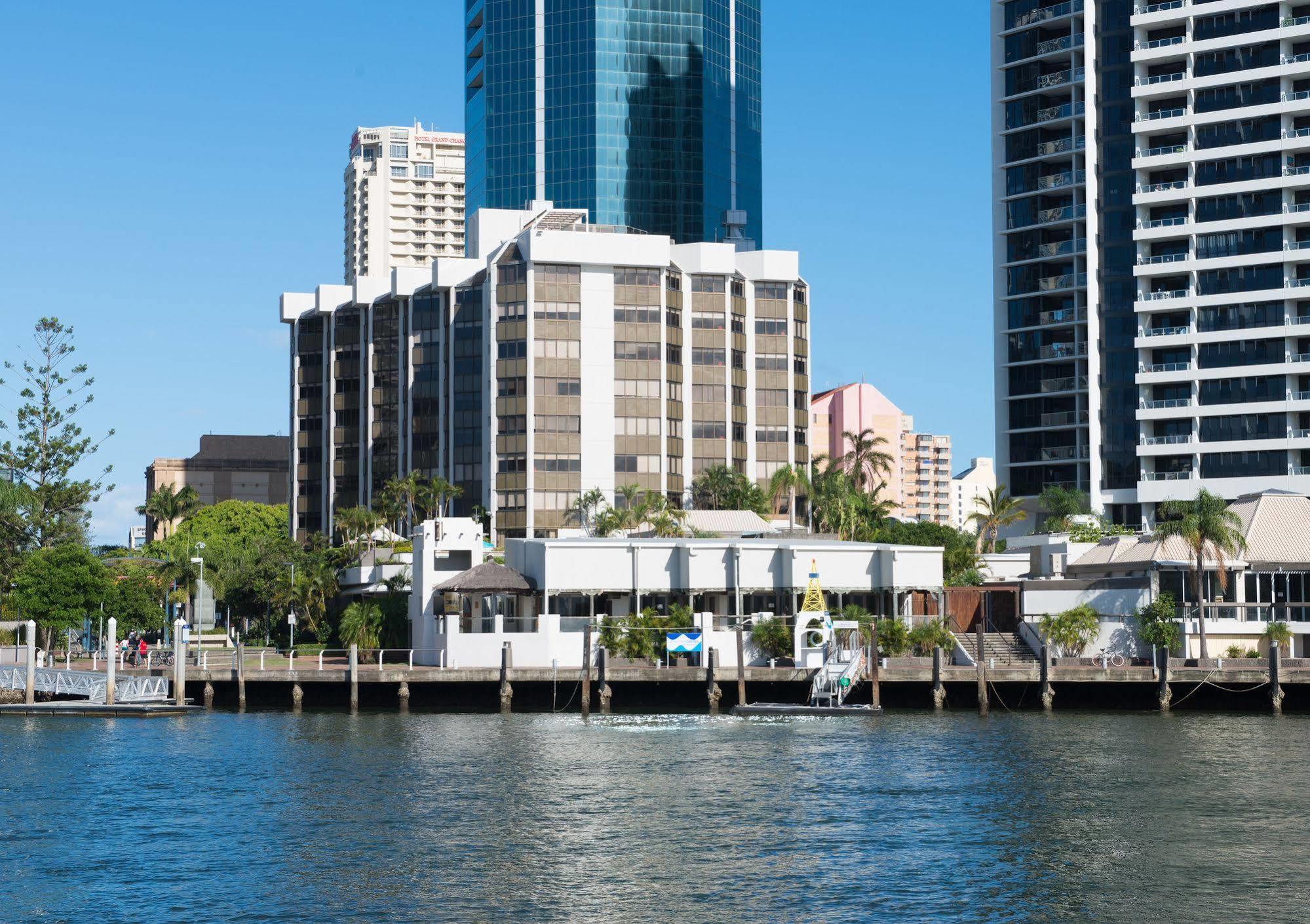 Tiki Hotel Apartments Surfers Paradise Голд-Кост Екстер'єр фото