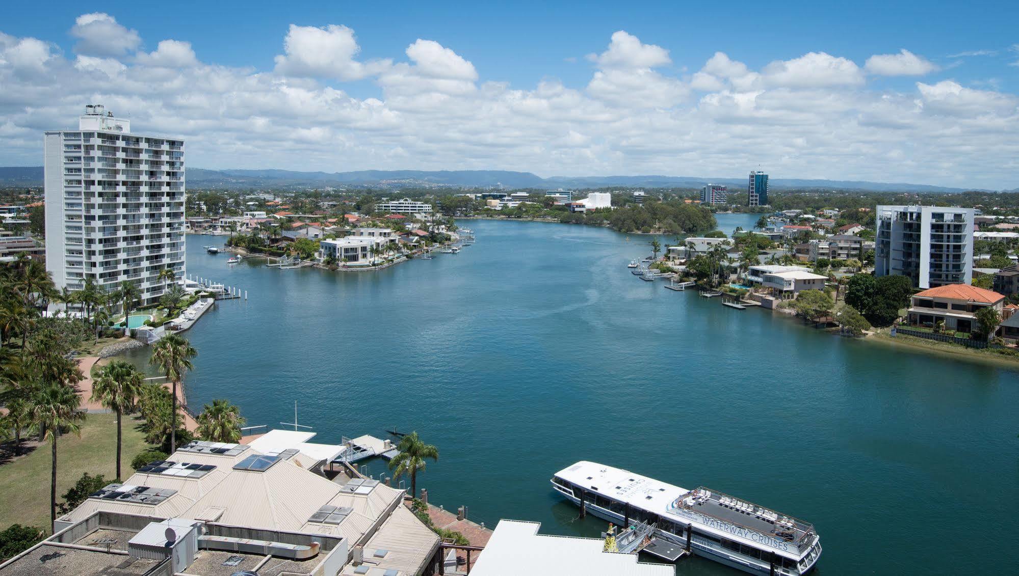 Tiki Hotel Apartments Surfers Paradise Голд-Кост Екстер'єр фото