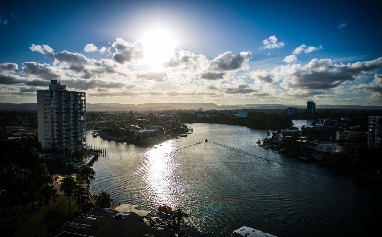 Tiki Hotel Apartments Surfers Paradise Голд-Кост Екстер'єр фото